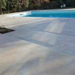 plage piscine beton empreinte